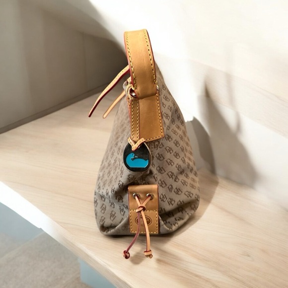 Dooney & Bourke Large Hobo Bag – Monogram Canvas – Very Good Condition - Picture 6 of 13